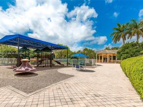1026 NW 170th Ave, Pembroke Pines FL 33028