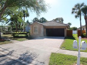 1026 NW 170th Ave, Pembroke Pines FL 33028