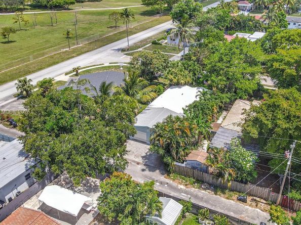 1991 NE 178th St, North Miami Beach FL 33162