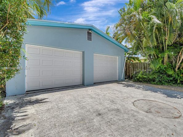 1991 NE 178th St, North Miami Beach FL 33162