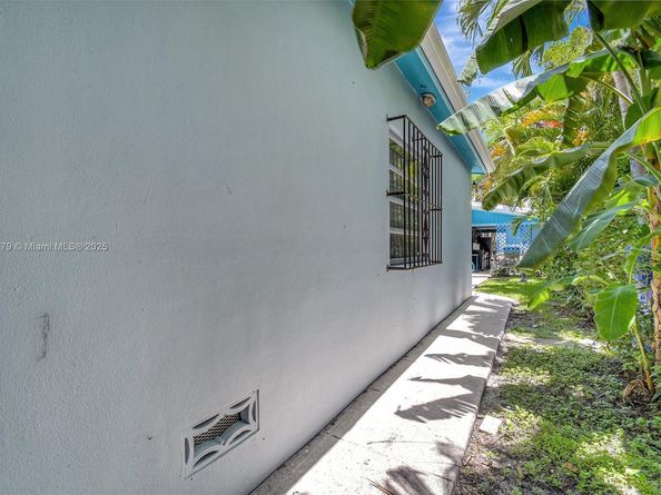 1991 NE 178th St, North Miami Beach FL 33162