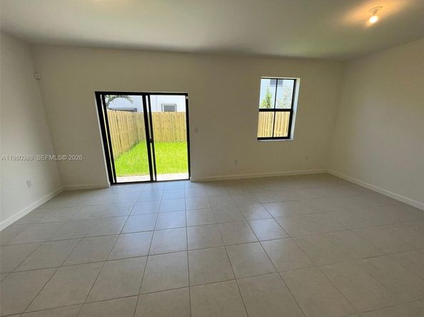 11912 SW 244th Ln 11912, Homestead FL 33032