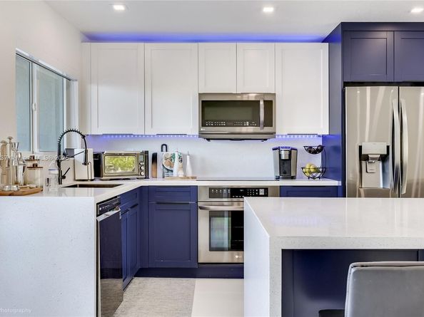 16479 NE 27th Pl 16, North Miami Beach FL 33160