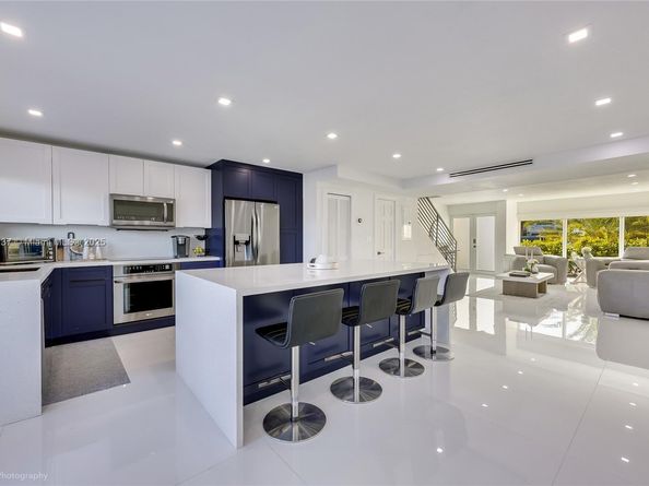 16479 NE 27th Pl 16, North Miami Beach FL 33160