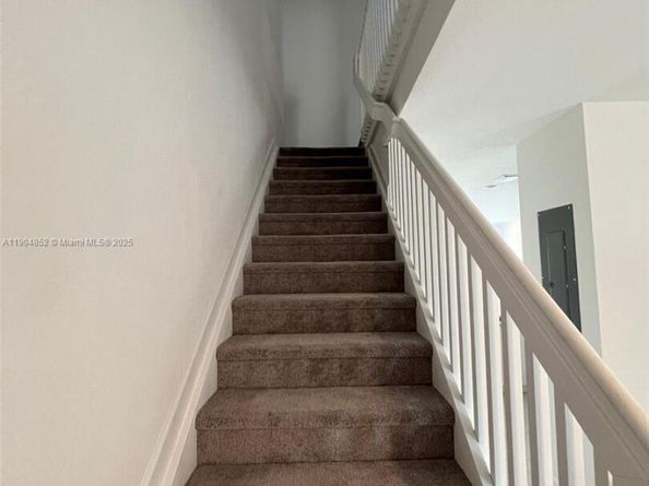 875 NE 211TH St 0, Miami FL 33179