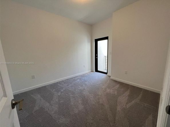 875 NE 211TH St 0, Miami FL 33179