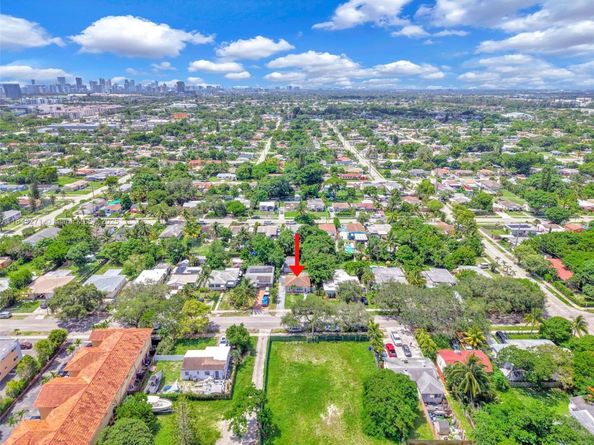 2318 Washington St, Hollywood FL 33020