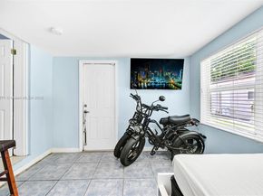 2318 Washington St, Hollywood FL 33020