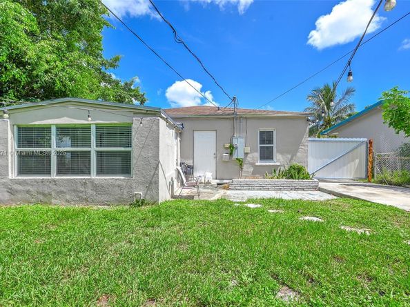 2318 Washington St, Hollywood FL 33020