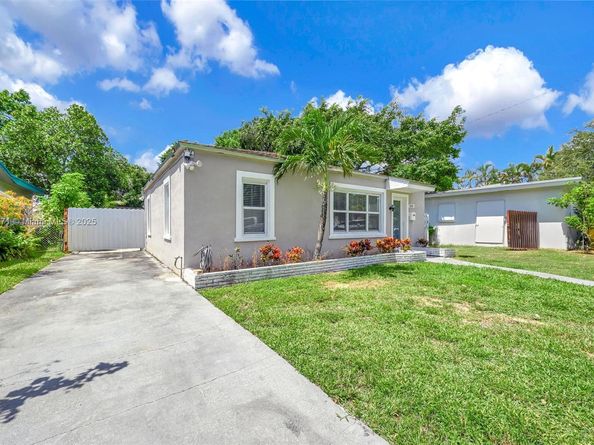 2318 Washington St, Hollywood FL 33020