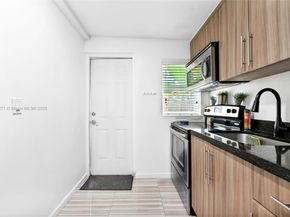 2318 Washington St, Hollywood FL 33020