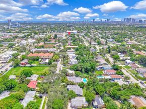 2318 Washington St, Hollywood FL 33020