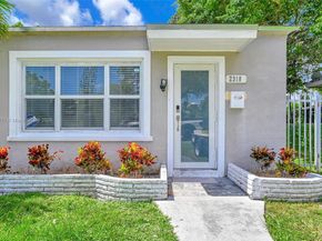 2318 Washington St, Hollywood FL 33020