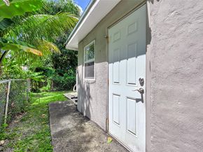 2318 Washington St, Hollywood FL 33020