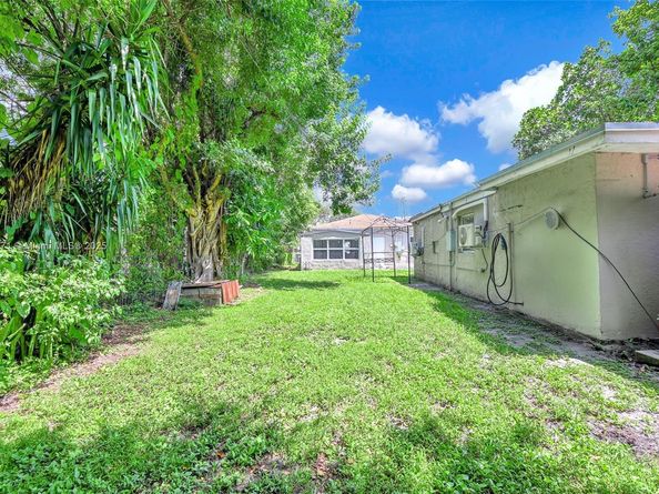 2318 Washington St, Hollywood FL 33020