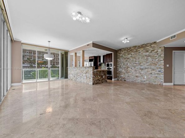 2645 S Bayshore Dr 304, Miami FL 33133