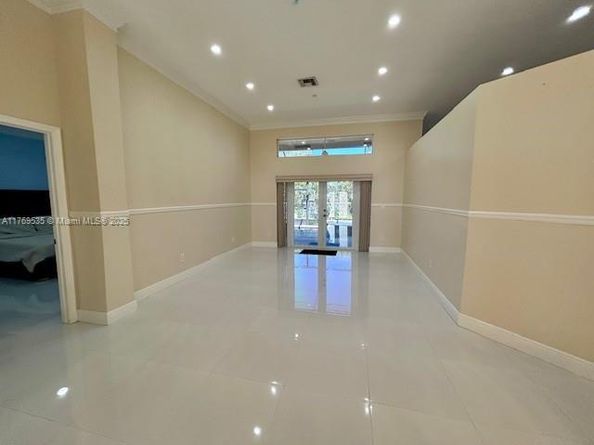 10261 NW 54th Pl, Coral Springs FL 33076