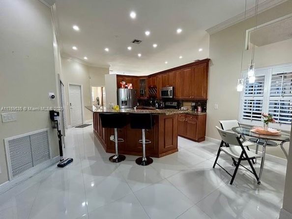 10261 NW 54th Pl, Coral Springs FL 33076