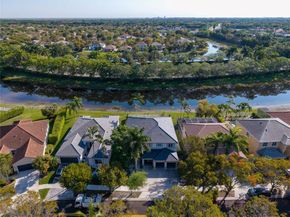 910 Sunflower Cir, Weston FL 33327