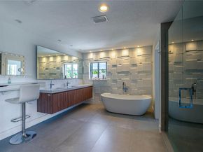 910 Sunflower Cir, Weston FL 33327