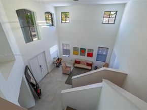 910 Sunflower Cir, Weston FL 33327