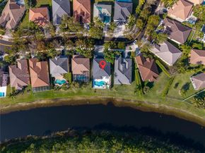 910 Sunflower Cir, Weston FL 33327