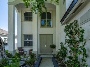 910 Sunflower Cir, Weston FL 33327