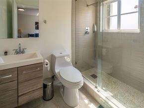 910 Sunflower Cir, Weston FL 33327