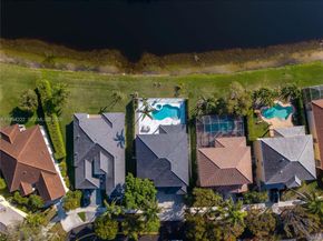 910 Sunflower Cir, Weston FL 33327