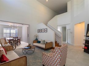 910 Sunflower Cir, Weston FL 33327