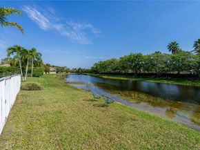 910 Sunflower Cir, Weston FL 33327
