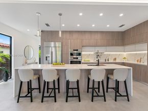 2435 NE 18th St, Fort Lauderdale FL 33305