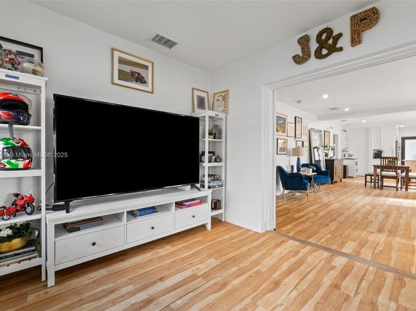 375 SW 32nd Rd, Miami FL 33129