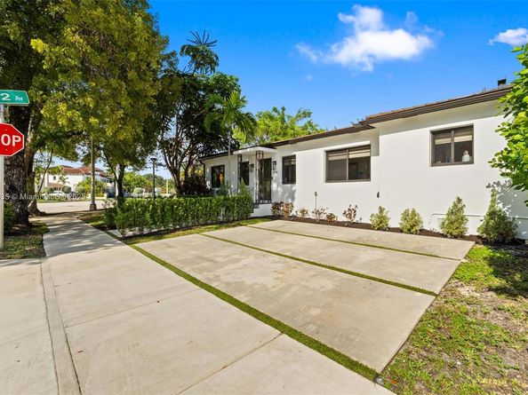 375 SW 32nd Rd, Miami FL 33129