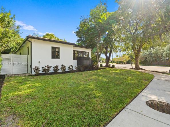 375 SW 32nd Rd, Miami FL 33129