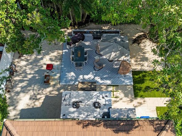 375 SW 32nd Rd, Miami FL 33129