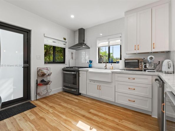 375 SW 32nd Rd, Miami FL 33129