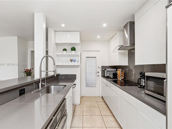 1400 N Tallwood Ave 306, Hollywood FL 33021