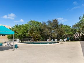 1400 N Tallwood Ave 306, Hollywood FL 33021