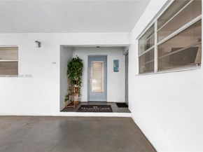 1400 N Tallwood Ave 306, Hollywood FL 33021