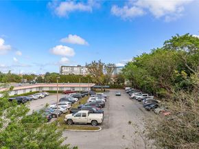 1400 N Tallwood Ave 306, Hollywood FL 33021