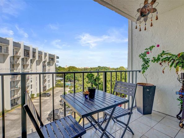 9686 Fontainebleau Blvd 507, Miami FL 33172