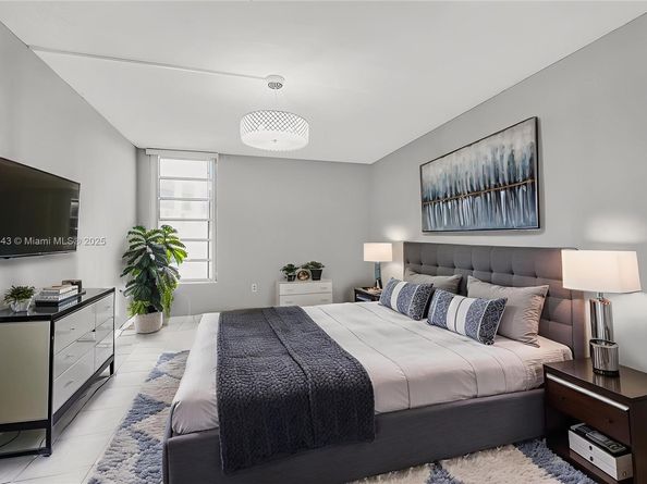 9686 Fontainebleau Blvd 507, Miami FL 33172