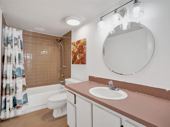 9686 Fontainebleau Blvd 507, Miami FL 33172