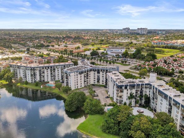 9686 Fontainebleau Blvd 507, Miami FL 33172