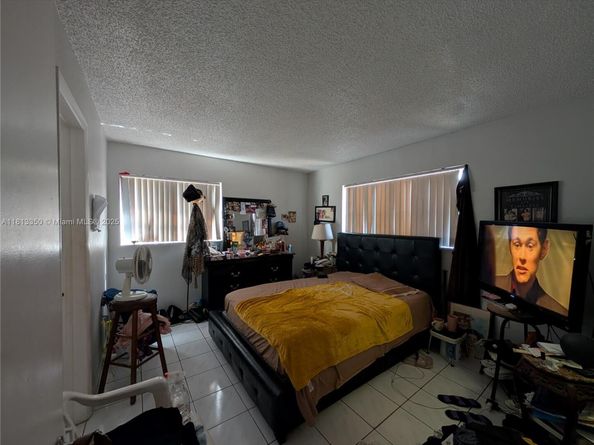 19080 NE 3rd Ct 311, Miami FL 33179