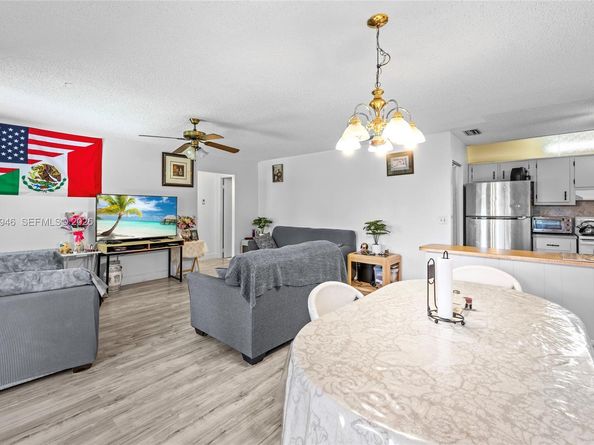 5839 La Pinata Blvd C2, Green Acres FL 33463