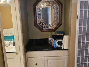 114 Lake Emerald Dr 409, Oakland Park FL 33309