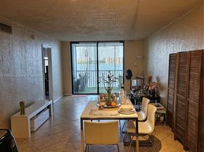 114 Lake Emerald Dr 409, Oakland Park FL 33309