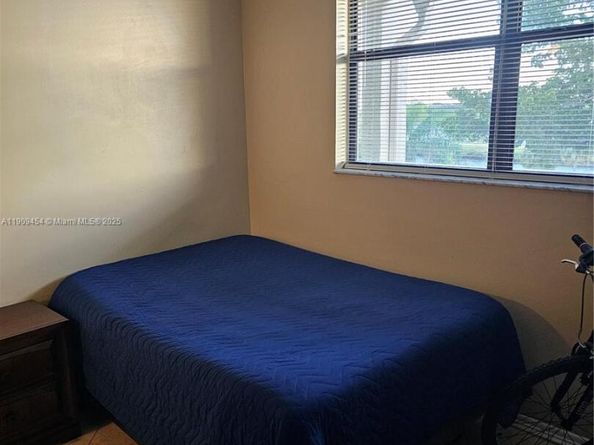 114 Lake Emerald Dr 409, Oakland Park FL 33309